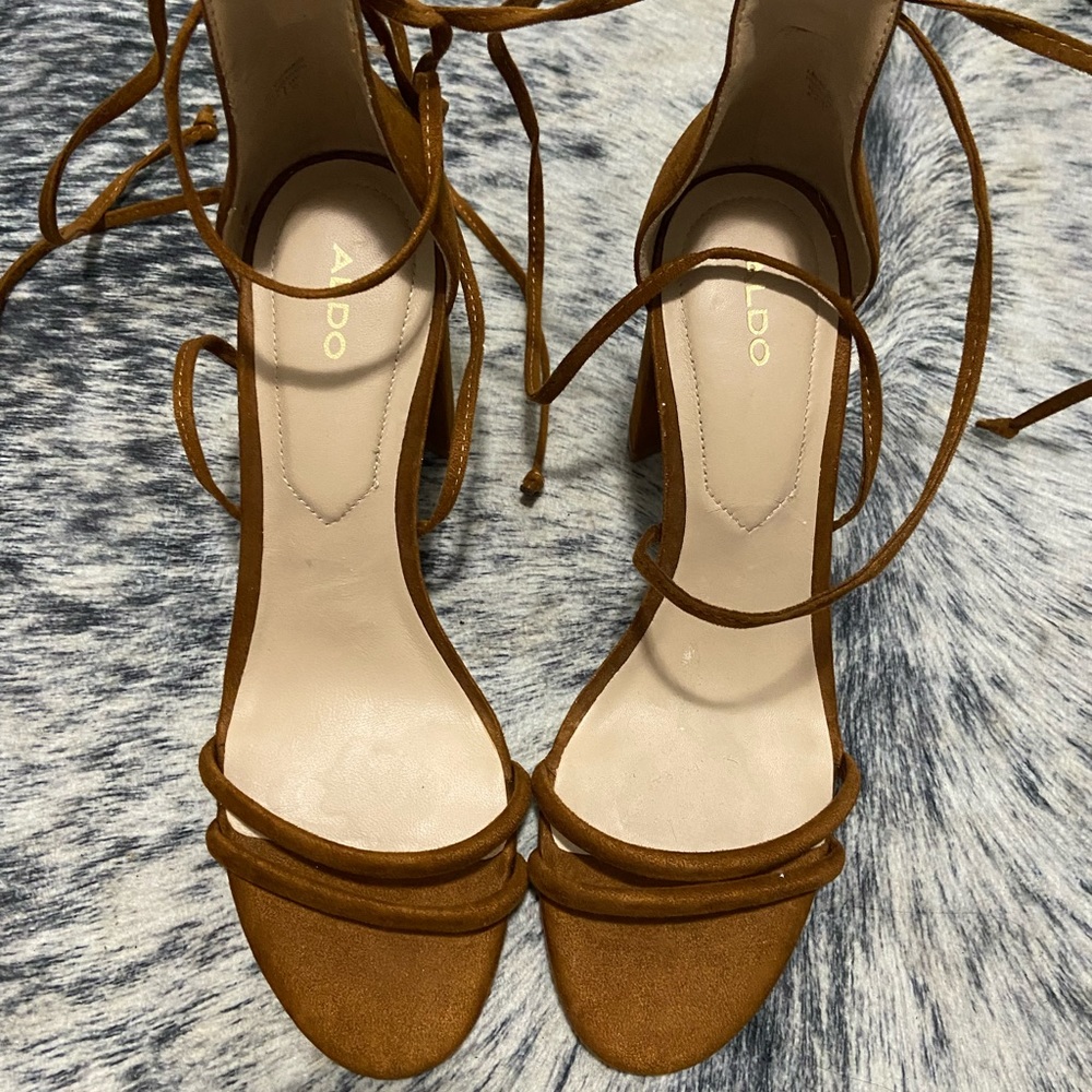 NWOT Aldo heels size 9